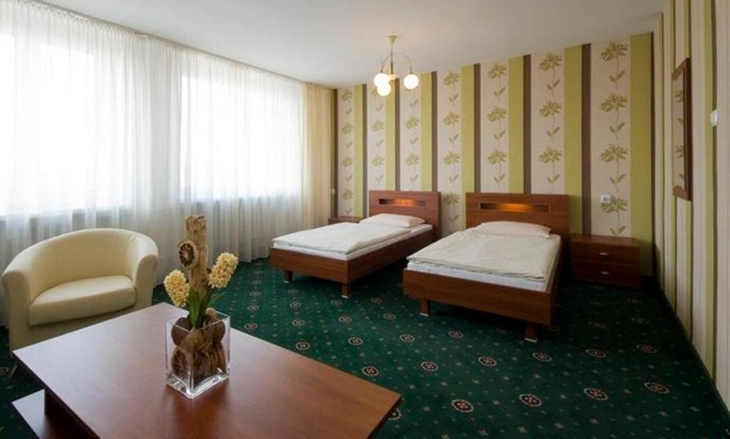 Hotel Naramowice Poznan Room photo